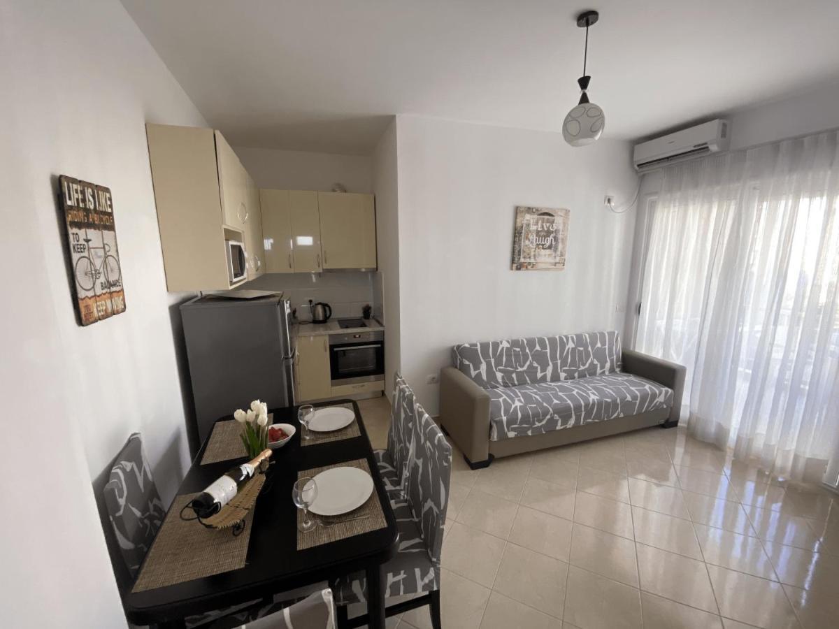 Madernas Bernad Apartment 奥里库姆 外观 照片