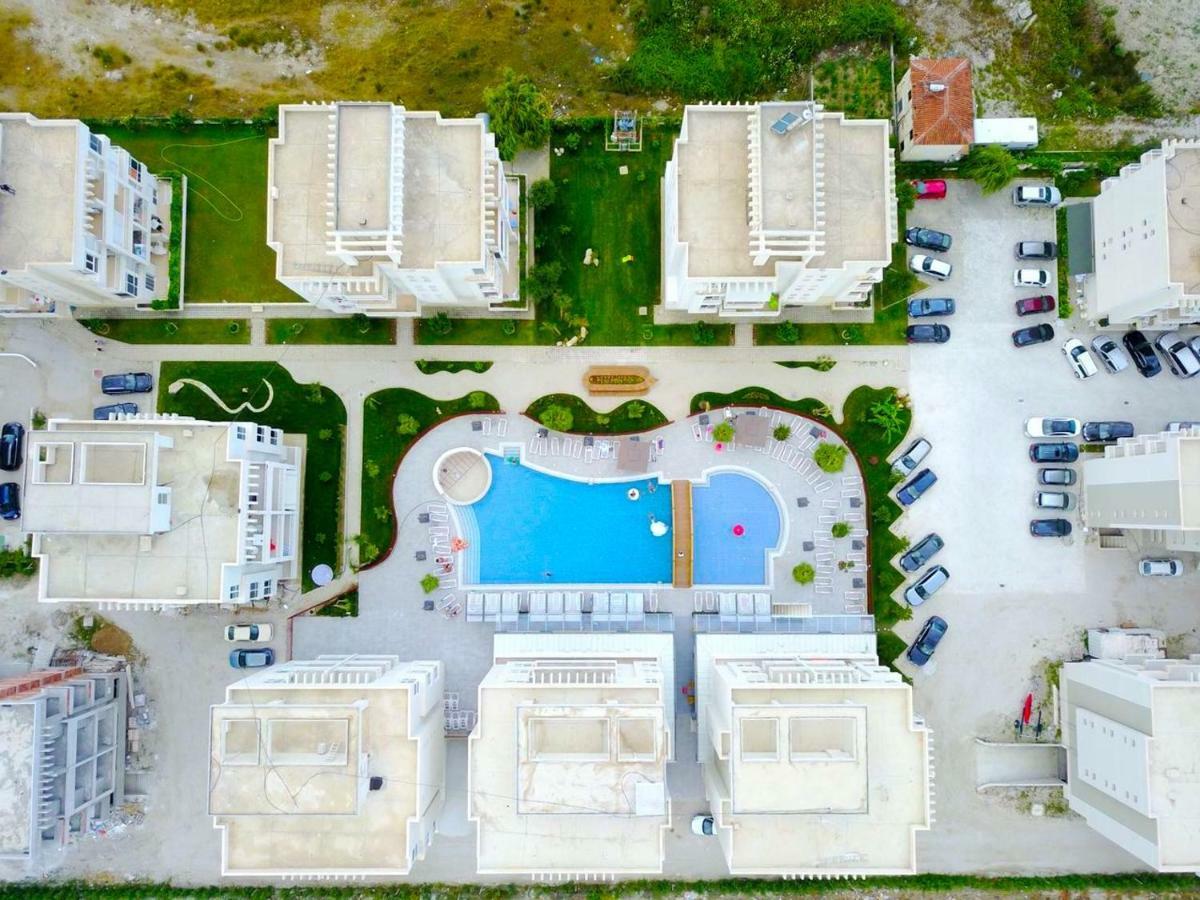 Madernas Bernad Apartment 奥里库姆 外观 照片